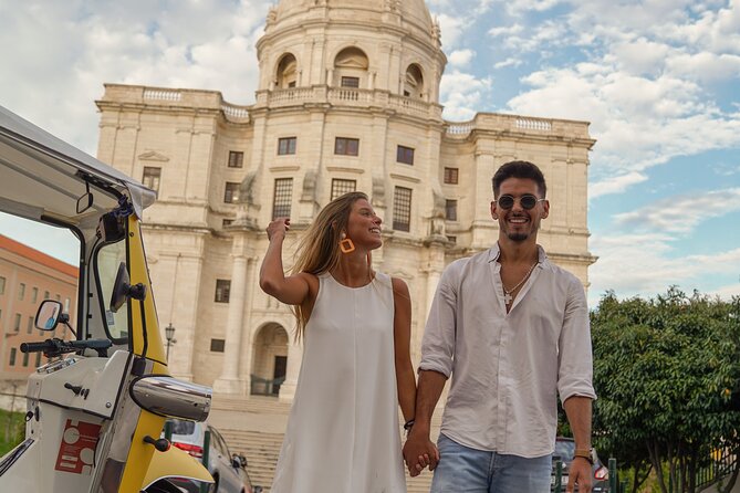 2 Hour Lisbon Private Guided Tour in a Tuk Tuk - What the guide adds to the experience