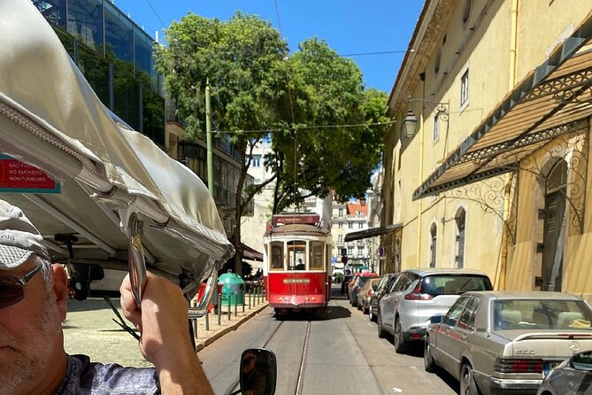 3 Hours Private Lisbon Food Tuk Tour - Graça and the climb to Senhora do Monte