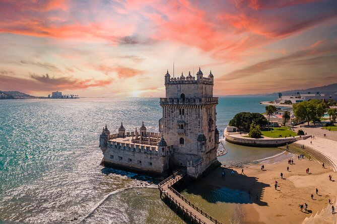 360º Lisbon: Helicopter Flight, Boat Trip and Old Town Walking - Cruising the Tagus from Lisbon to Belém