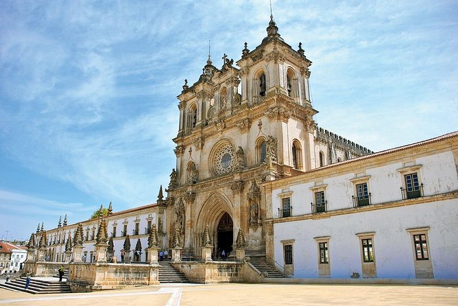 6-Day North Portugal Tour: Porto, Braga, Fátima, Coimbra, Guimaraes, Aveiro and Batalha, from Lisbon - Day two: Coimbra’s old university and Aveiro’s canals