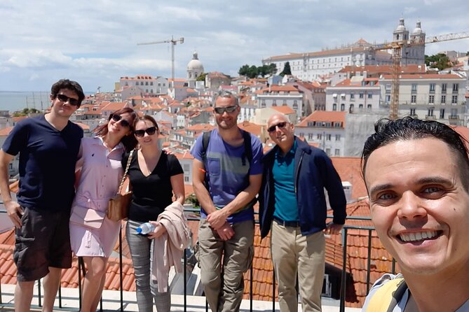 Alfama and Mouraria Tour - The oldest neighbourhoods in Lisbon - Starting under the Rua Augusta Arch