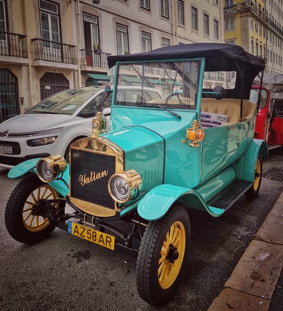 Antique Car Tour - What the guide adds to the ride