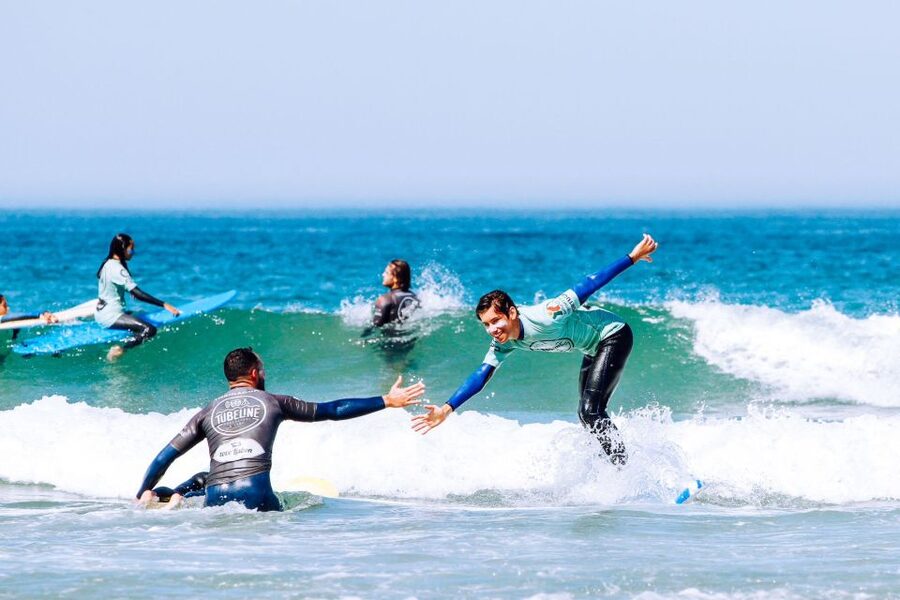 Aulas de Surf/Surf Lesson - Lisboa - Key Points Before You Book