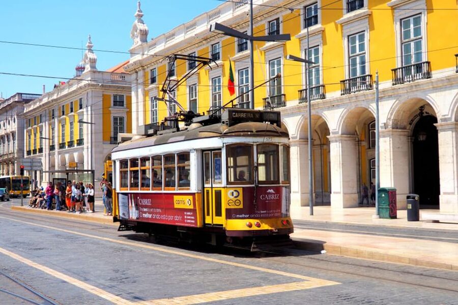 Belem: 4-HOUR Guided Tuk Tuk Tour in Historic BELEM - How much guiding should you expect?
