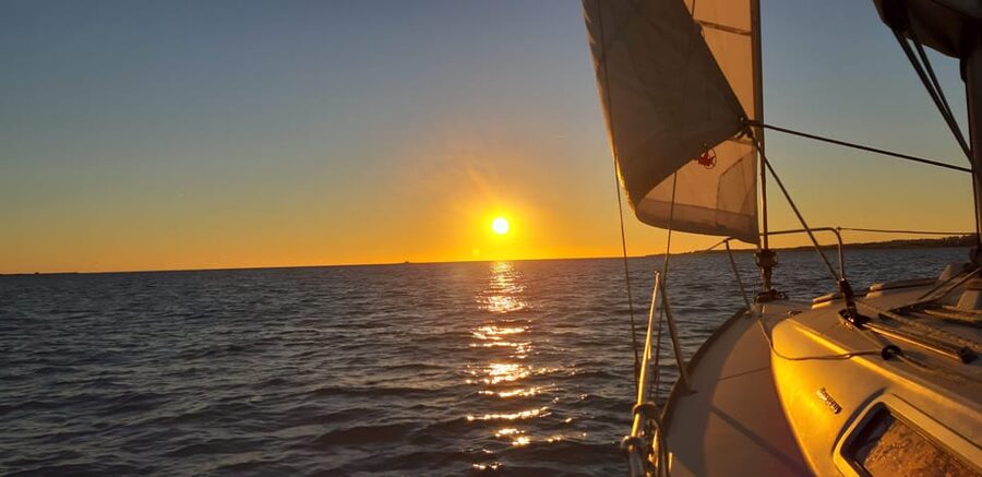 ⛵Bluemotion Lisbon⛵: Sunset sailing tour in Tagus River - Starting at Alcântara Marina