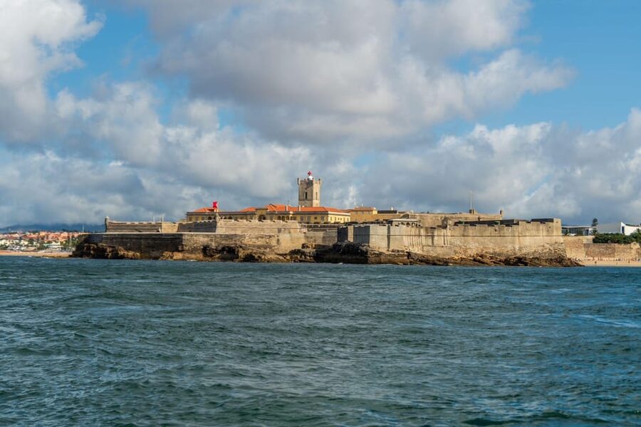 Boat tour: charming Cascais Coast to Lisbon lighthouse - Key points at a glance