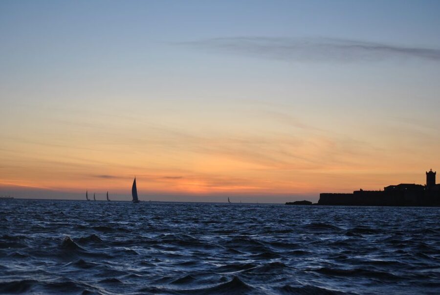 Cascais: 2-Hour Sunset Cruise - Setting sail from Cascais Marina at Pontoon L