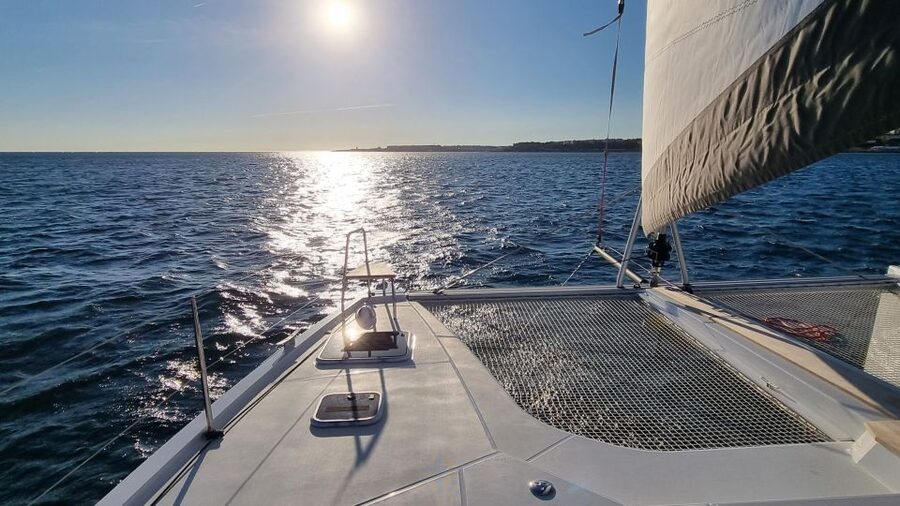 Cascais:Luxury Private Sailing Catamaran Cruise with a Drink - Two hours or four hours on the water
