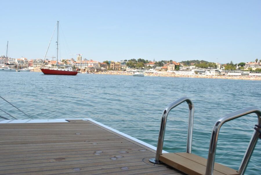 Cascais: Sailing Tour with Drink - What the Crew Adds to the Trip
