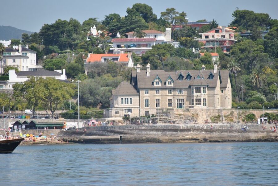 Cascais: Sailing Tour with Drink - Seeing Lisbon From the Sea