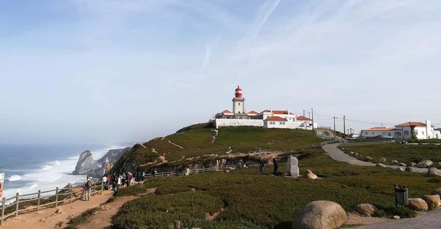 Cascais: Small group tour Sintra & Cabo da Roca & Cascais - Sintra old town: lunch, shopping, and breathing room