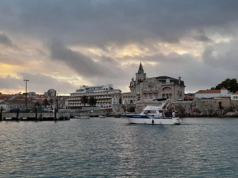 Cascais: Sunset Boat Trip with Welcome Drinks - Welcome drinks, snacks, and comfort onboard