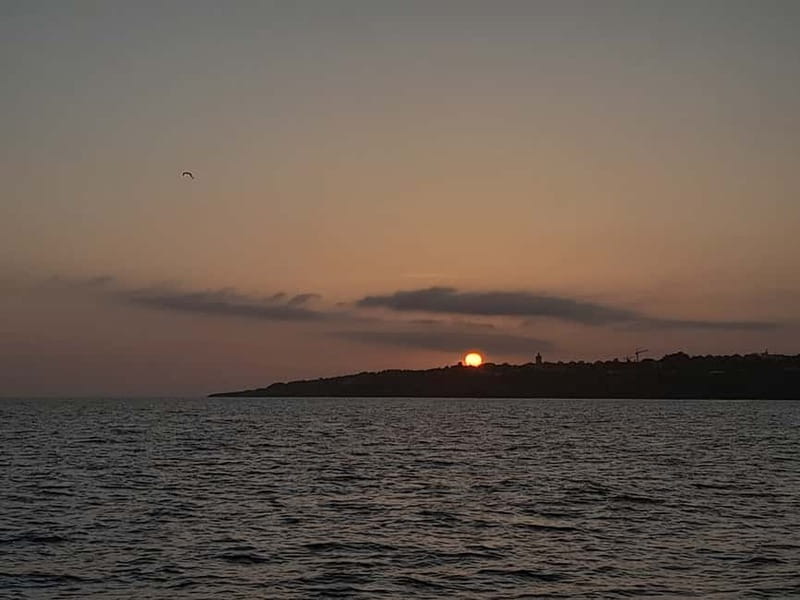 Cascais: Sunset Boat Trip with Welcome Drinks - Who will enjoy this most