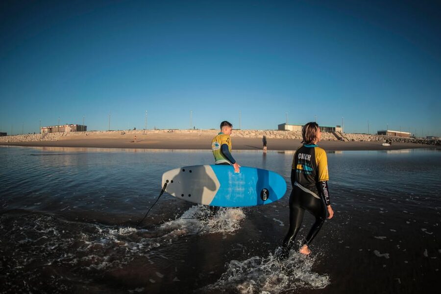Costa da Caparica: Sunset Surf Lesson - Who will enjoy this lesson most?