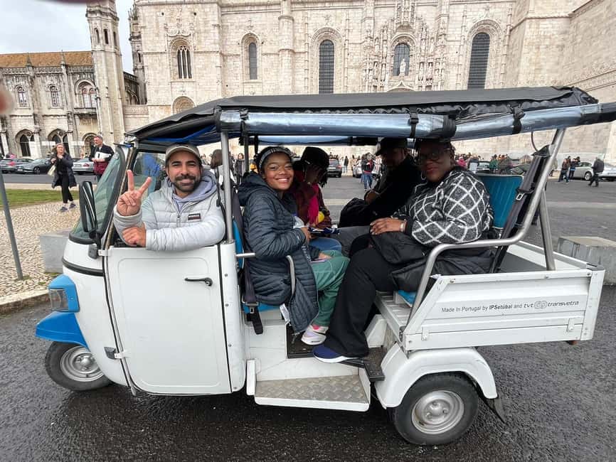 Discover beautiful Lisbon aboard a tuk tuk - Alfama and Graça: old Lisbon from the tuk tuk