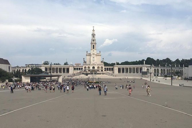 Divine Fátima Full Day Private Tour from Lisbon - The Lisbon Pickup and Ride to Fátima