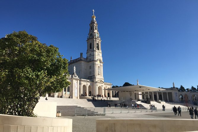 Divine Fátima Full Day Private Tour from Lisbon - Valinhos and Loca do Anjo