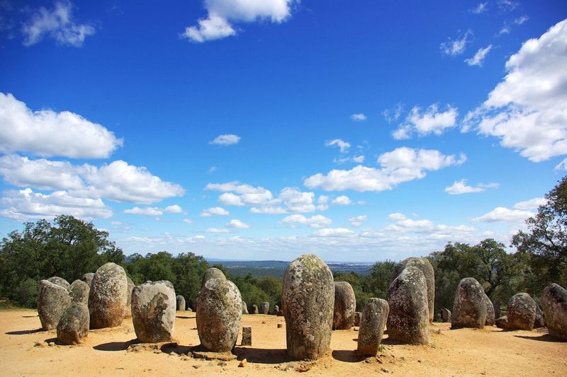 Évora and Megaliths Full-Day Tour from Lisbon - Reading the ancient stone circle