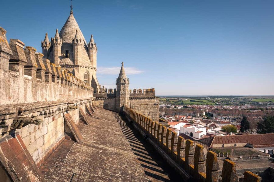 Évora: Flexible Walking Tour in Historic Center - Along Rua do Cano and the Água de Prata Aqueduct