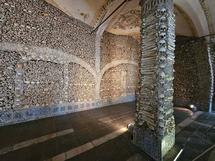 Évora (with Sé & Bones), Evoramonte & Arraiolos: From Lisbon - Inside the Cathedral of Évora