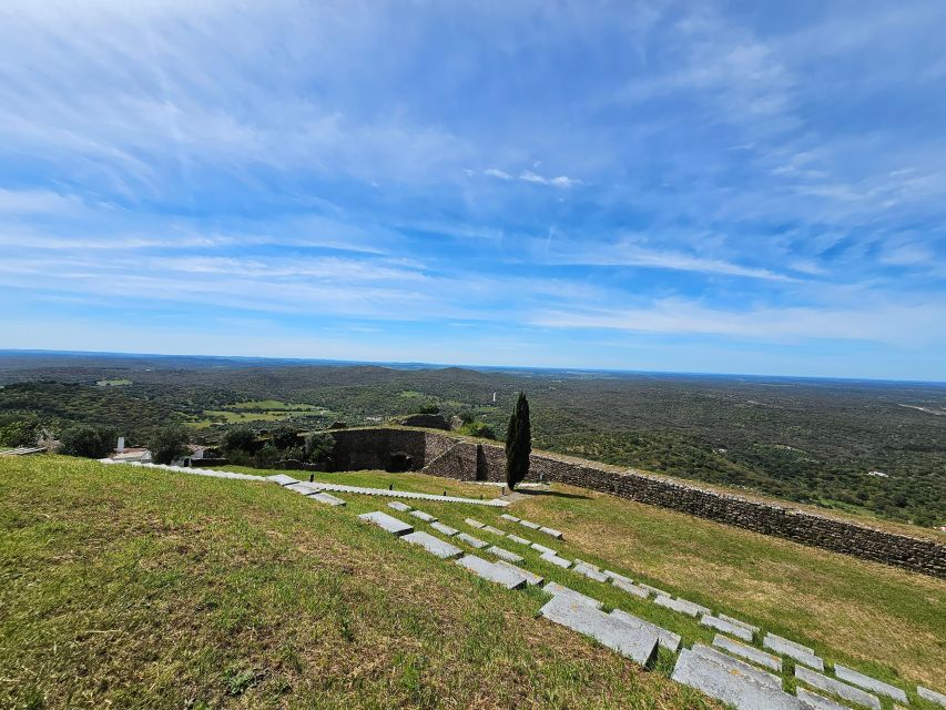 Évora (with Sé & Bones), Evoramonte & Arraiolos: From Lisbon - Evoramonte gives you a hilltop pause