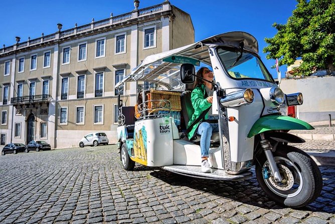 Explore Lisbon by Tuk Tuk: History and Viewpoints - The cathedral and Alfama’s medieval lanes