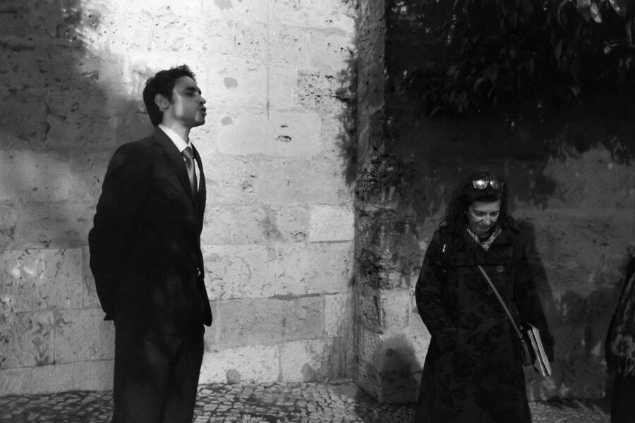 Fado: Musical Walking Tour with Food & Live Show - Meeting a singer who explains fado through performance