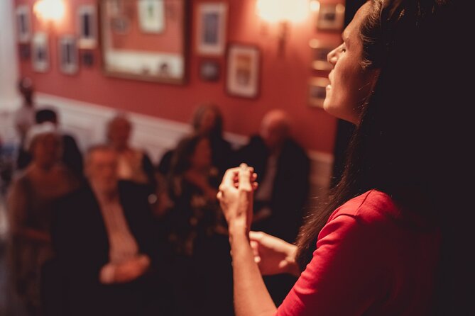 Fado Show with Port Wine at Historic Lisboa em Fado - What the 50-minute show actually includes