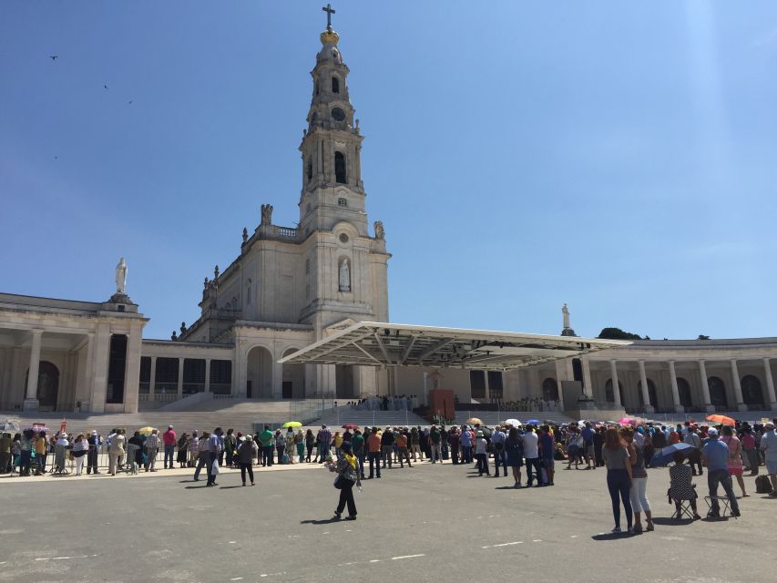 Fatima, Batalha, Nazaré and Óbidos: Private Full Day Tour - What the private vehicle adds