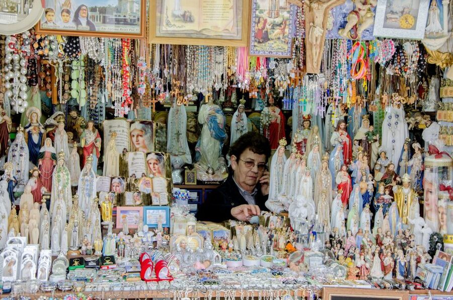 Fátima, Óbidos and the Atlantic Coast Day Tour from Lisbon - The guides are a major part of the value