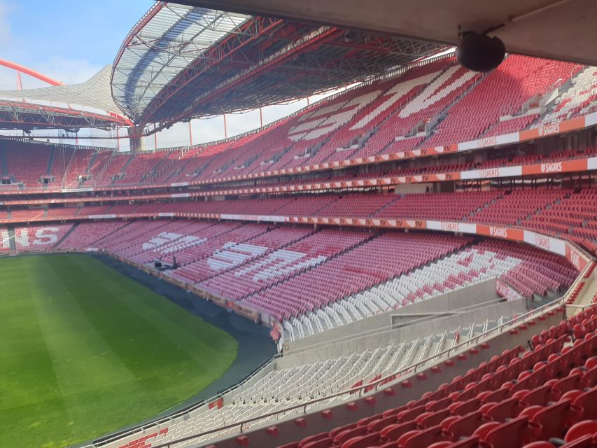 FOOTBALL LOVERS FULL DAY TOUR AT LISBON - Who should book this Lisbon football tour?