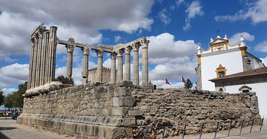From Lisboa: Evora and Monsaraz Full-Day Tour - Why Évora makes a strong day trip from Lisbon