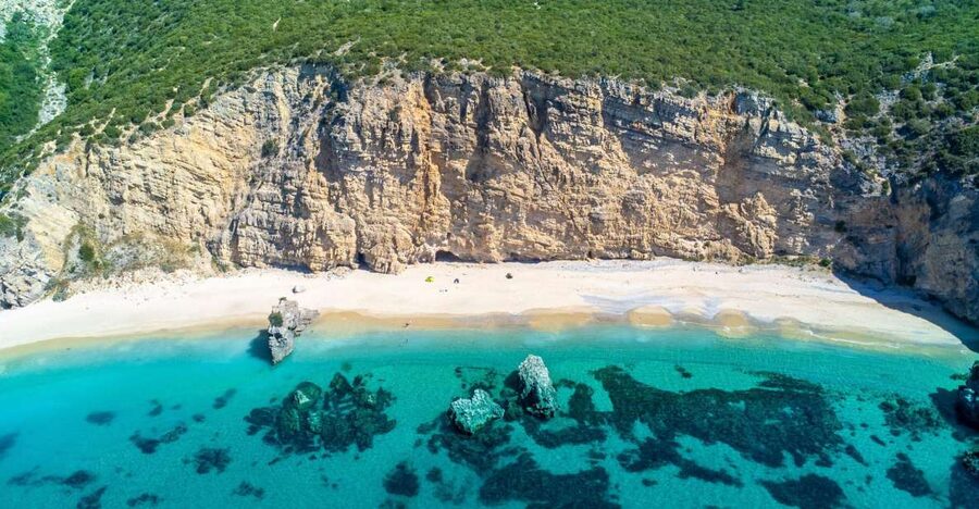 From Lisbon: Arrábida, Azeitão, Sesimbra, Palmela, Setúbal … - Who should book this experience?