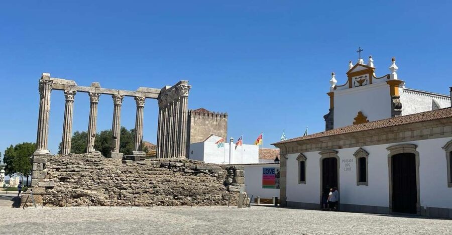 From Lisbon: Évora, Chapel of Bones, & Roman Temple Tour - Évora Cathedral and the option of higher views