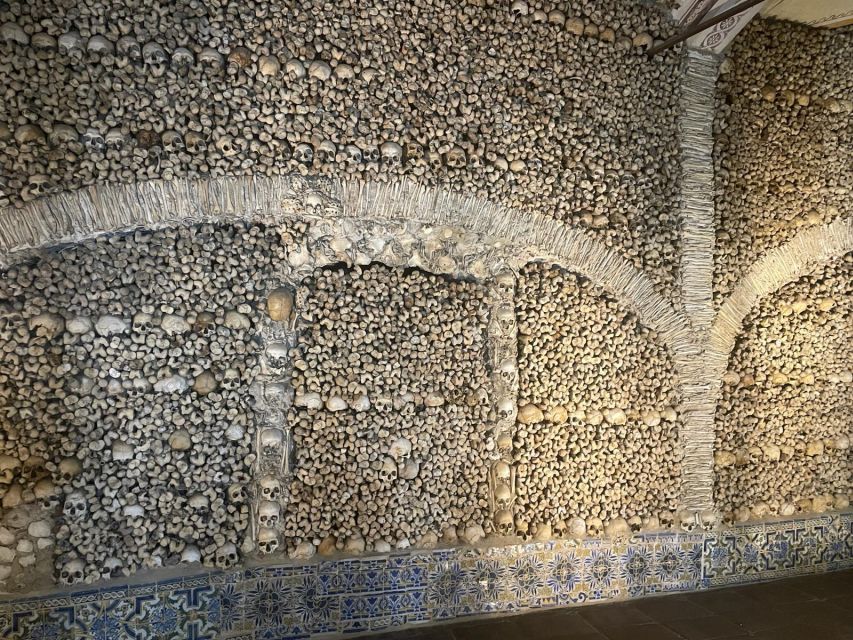 From Lisbon: Évora, Chapel of Bones, & Roman Temple Tour - The Roman Temple, Évora’s ancient landmark