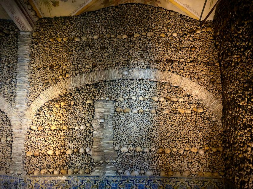 From Lisbon: Évora City Private Tour - Walking into Évora’s old center