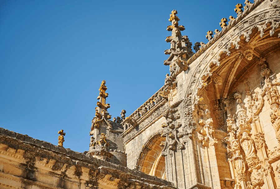 From Lisbon: Fátima, Batalha and Tomar - Faith and Knights Templar - What the small van changes