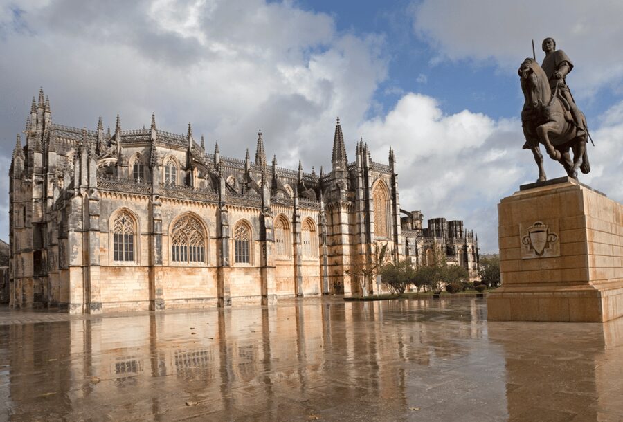 From Lisbon: Fátima, Batalha and Tomar - Faith and Knights Templar - Starting at Fátima’s Sanctuary