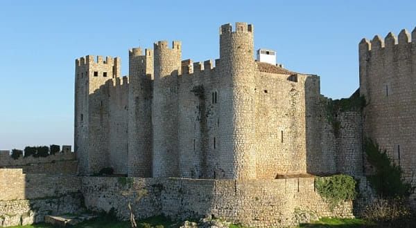 From Lisbon: Fátima, Batalha, Nazaré and Óbidos Day Tour - Óbidos: the most atmospheric final stop