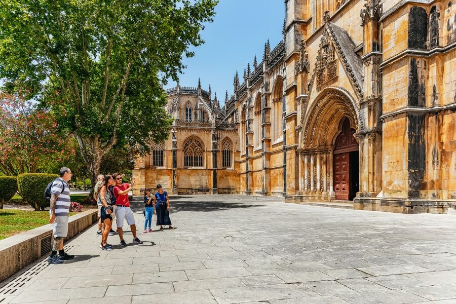 From Lisbon: Fatima Batalha Nazaré & Óbidos Small-Group Tour - Batalha Monastery and the limits of a short visit