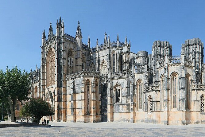 From Lisbon: Fátima, Nazaré, Batalha, and Óbidos Guided Tour - Practical details that make the day easier