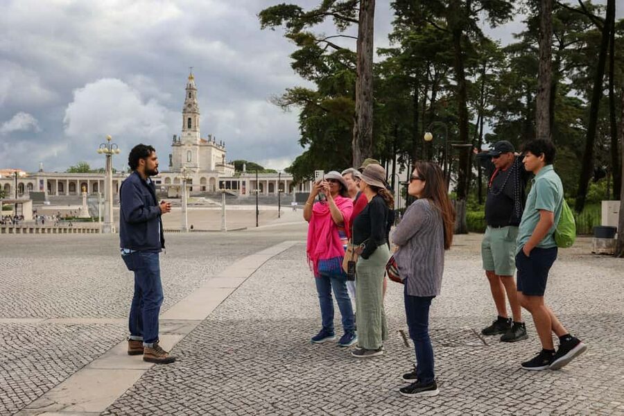 From Lisbon: Fátima, Óbidos, and Nazaré Small Group Day Tour - Why this route works so well from Lisbon