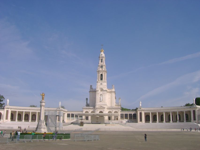 From Lisbon: Fátima Sanctuary and Batalha Monastery (UNESCO) - Batalha Monastery and its unfinished royal chapels