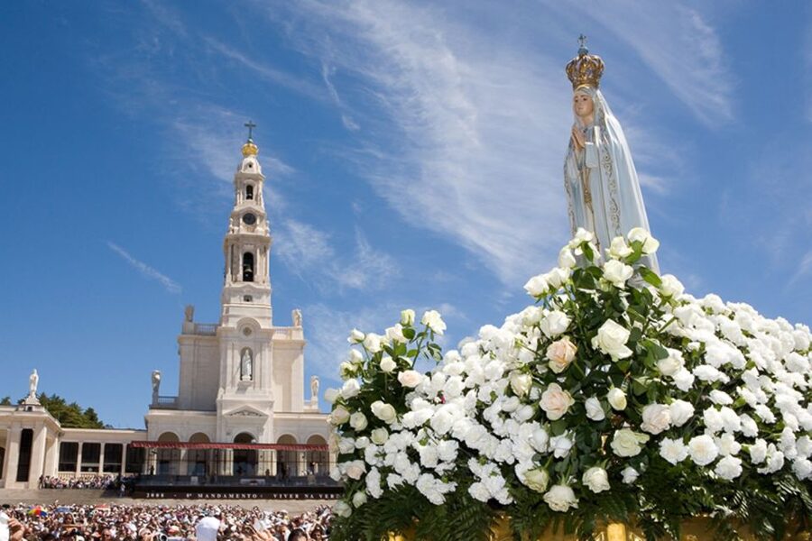 From Lisbon: Fatima Sanctuary Private Day Tour - Inside the Basilica of Our Lady of the Rosary