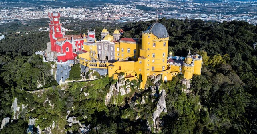 From Lisbon: Half-Day Private Sintra Cascais Tour - Leaving Lisbon for Sintra’s old town