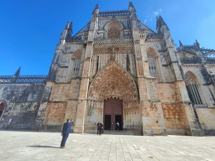 From Lisbon: Medieval Tour, Batalha, Tomar, Alcobaça, Óbidos - Walking, comfort, and accessibility