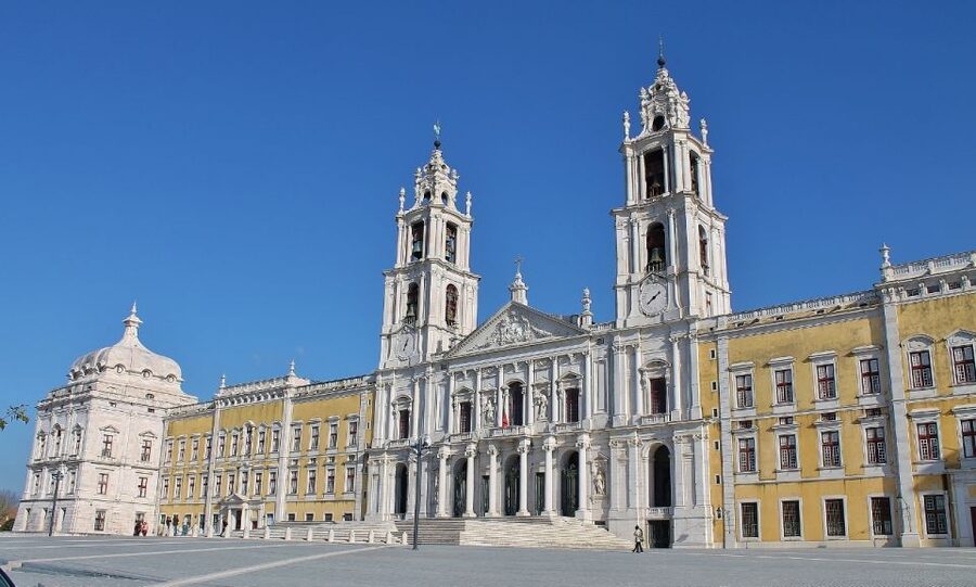 From Lisbon: Óbidos and Mafra Palace Private Tour - Key points to know before booking