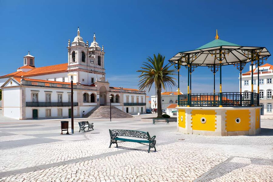 From Lisbon: Obidos, Nazaré and Fátima Small Group Tour - The van ride and the value of a small group