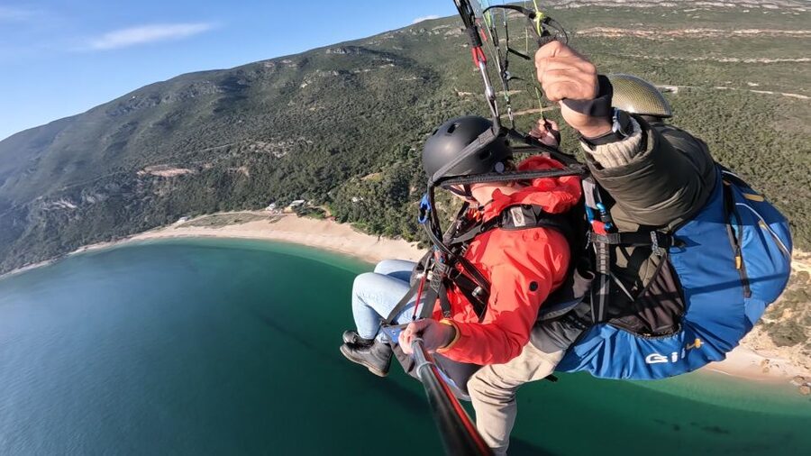 From Lisbon: Paragliding Pack (Flight+Video+Transportation) - What the 20-minute tandem flight is like