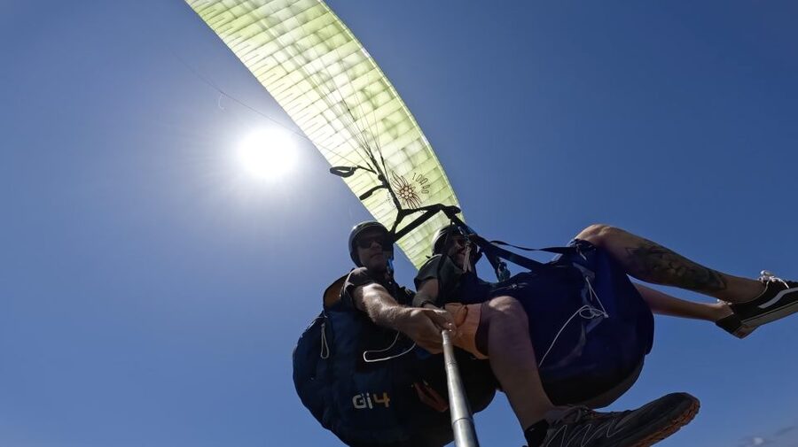 From Lisbon: Paragliding Tandem Flight - Landing on a beach or coastal site